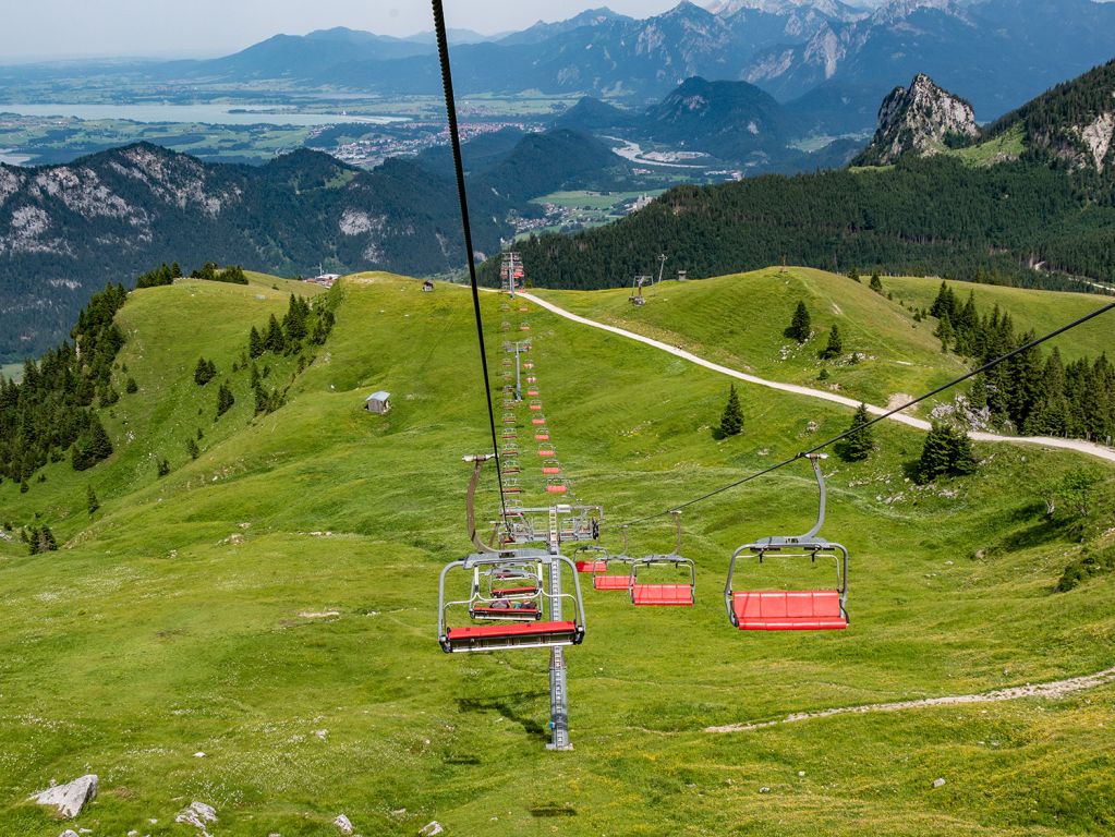 Es geht wieder hinab - 183 Höhenmeter überwindet die Hochalpbahn.  - © alpintreff.de - Christian Schön